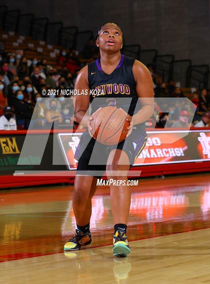 Thumbnail 2 in Lynwood vs. Mater Dei (CIF-SS Open Playoff) photogallery.
