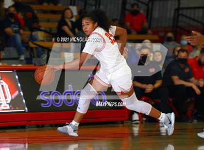 Thumbnail 2 in Lynwood vs. Mater Dei (CIF-SS Open Playoff) photogallery.