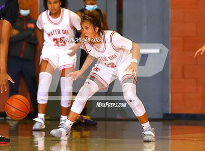 Thumbnail 2 in Lynwood vs. Mater Dei (CIF-SS Open Playoff) photogallery.