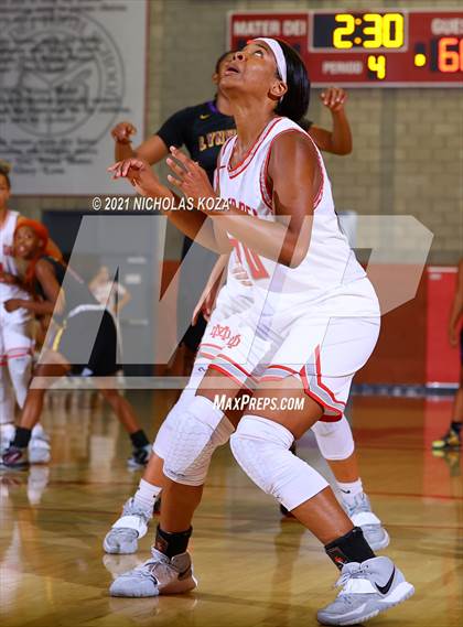 Thumbnail 1 in Lynwood vs. Mater Dei (CIF-SS Open Playoff) photogallery.