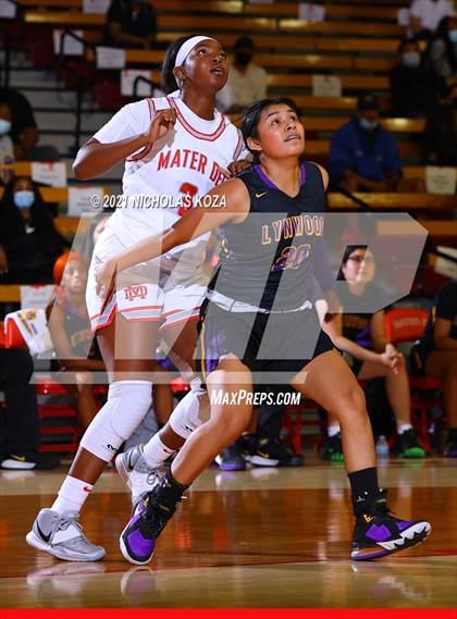 Thumbnail 3 in Lynwood vs. Mater Dei (CIF-SS Open Playoff) photogallery.
