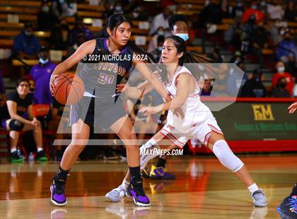 Thumbnail 2 in Lynwood vs. Mater Dei (CIF-SS Open Playoff) photogallery.