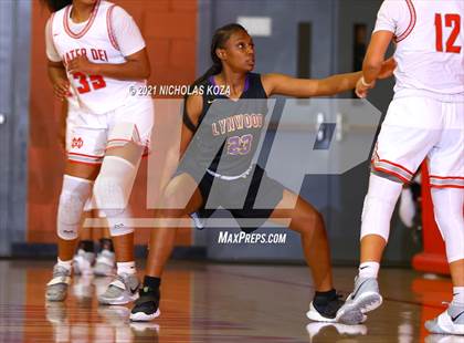 Thumbnail 2 in Lynwood vs. Mater Dei (CIF-SS Open Playoff) photogallery.
