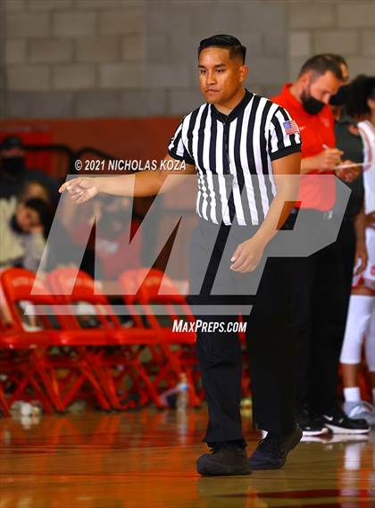 Thumbnail 3 in Lynwood vs. Mater Dei (CIF-SS Open Playoff) photogallery.