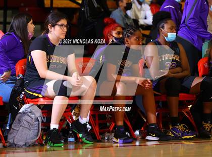 Thumbnail 2 in Lynwood vs. Mater Dei (CIF-SS Open Playoff) photogallery.