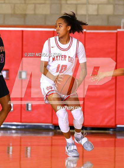 Thumbnail 3 in Lynwood vs. Mater Dei (CIF-SS Open Playoff) photogallery.
