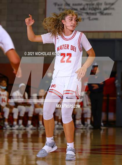 Thumbnail 2 in Lynwood vs. Mater Dei (CIF-SS Open Playoff) photogallery.