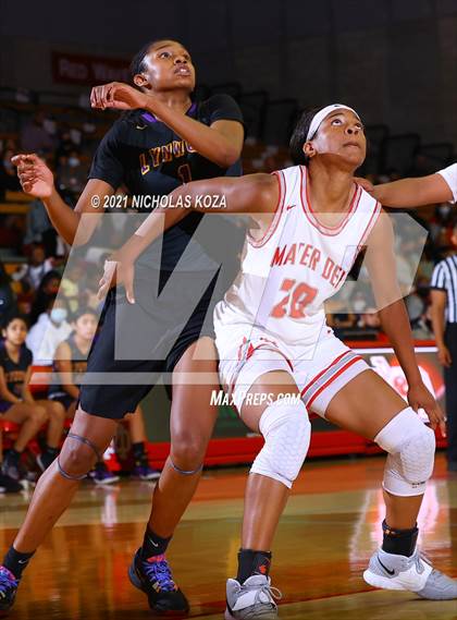 Thumbnail 1 in Lynwood vs. Mater Dei (CIF-SS Open Playoff) photogallery.