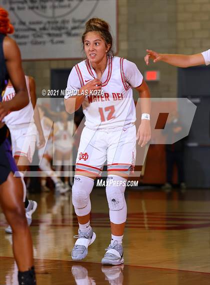 Thumbnail 3 in Lynwood vs. Mater Dei (CIF-SS Open Playoff) photogallery.