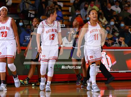 Thumbnail 3 in Lynwood vs. Mater Dei (CIF-SS Open Playoff) photogallery.