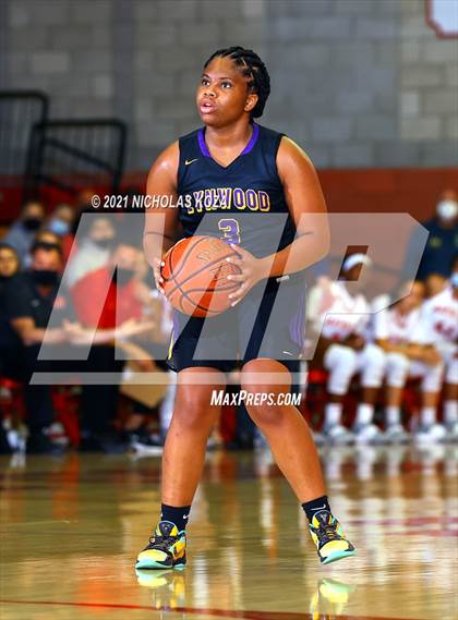 Thumbnail 3 in Lynwood vs. Mater Dei (CIF-SS Open Playoff) photogallery.