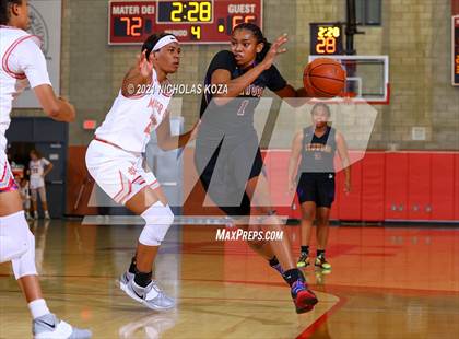 Thumbnail 1 in Lynwood vs. Mater Dei (CIF-SS Open Playoff) photogallery.