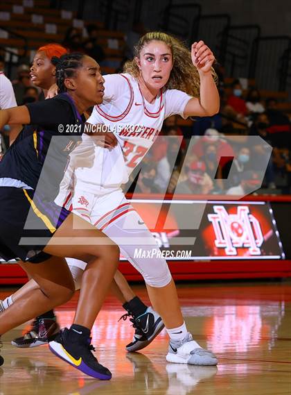Thumbnail 1 in Lynwood vs. Mater Dei (CIF-SS Open Playoff) photogallery.