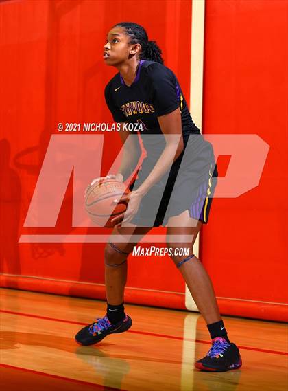 Thumbnail 1 in Lynwood vs. Mater Dei (CIF-SS Open Playoff) photogallery.