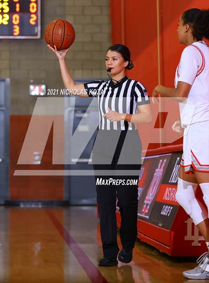 Thumbnail 3 in Lynwood vs. Mater Dei (CIF-SS Open Playoff) photogallery.