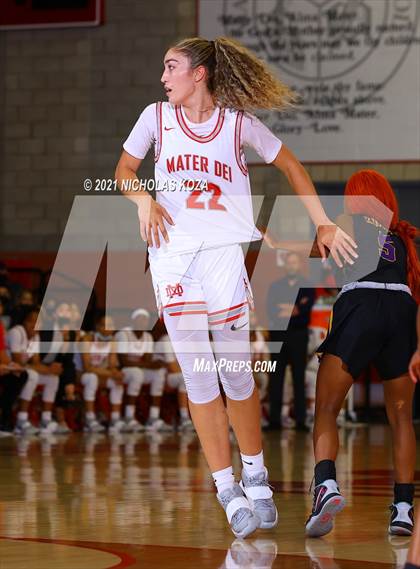 Thumbnail 1 in Lynwood vs. Mater Dei (CIF-SS Open Playoff) photogallery.