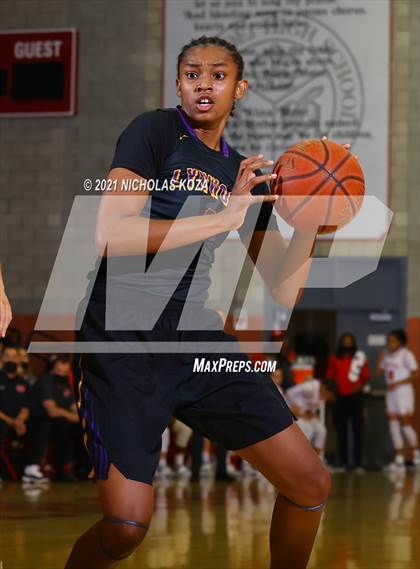 Thumbnail 1 in Lynwood vs. Mater Dei (CIF-SS Open Playoff) photogallery.