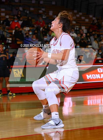 Thumbnail 3 in Lynwood vs. Mater Dei (CIF-SS Open Playoff) photogallery.