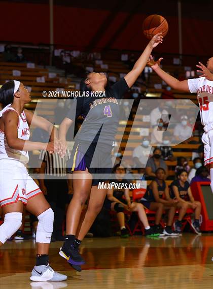 Thumbnail 3 in Lynwood vs. Mater Dei (CIF-SS Open Playoff) photogallery.