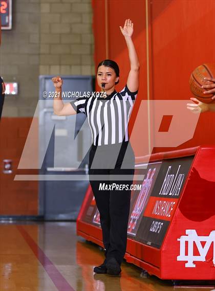 Thumbnail 1 in Lynwood vs. Mater Dei (CIF-SS Open Playoff) photogallery.