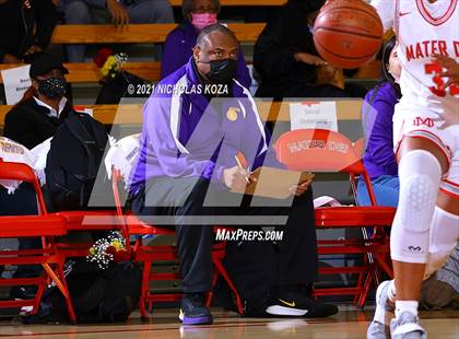 Thumbnail 1 in Lynwood vs. Mater Dei (CIF-SS Open Playoff) photogallery.