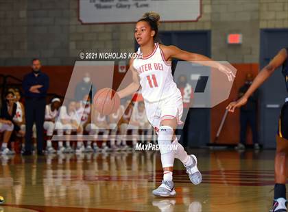 Thumbnail 2 in Lynwood vs. Mater Dei (CIF-SS Open Playoff) photogallery.