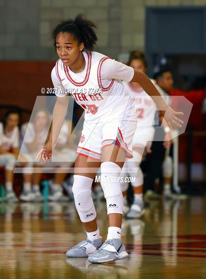 Thumbnail 3 in Lynwood vs. Mater Dei (CIF-SS Open Playoff) photogallery.