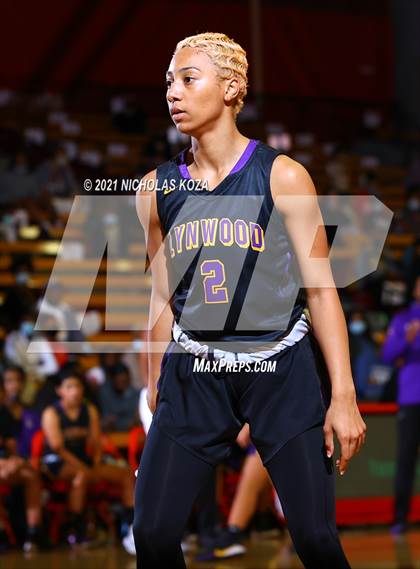 Thumbnail 1 in Lynwood vs. Mater Dei (CIF-SS Open Playoff) photogallery.