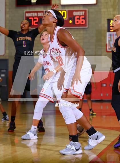 Thumbnail 3 in Lynwood vs. Mater Dei (CIF-SS Open Playoff) photogallery.