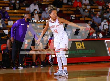 Thumbnail 3 in Lynwood vs. Mater Dei (CIF-SS Open Playoff) photogallery.