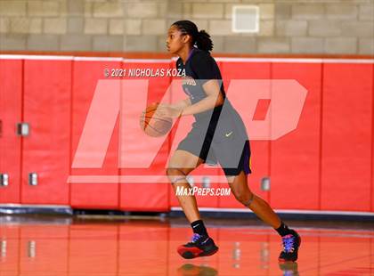 Thumbnail 3 in Lynwood vs. Mater Dei (CIF-SS Open Playoff) photogallery.