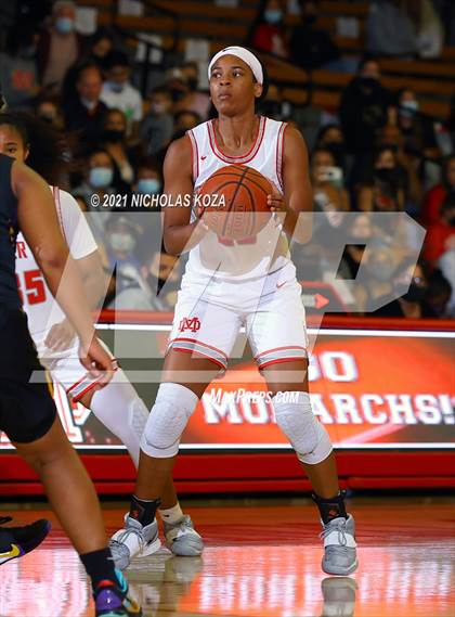 Thumbnail 1 in Lynwood vs. Mater Dei (CIF-SS Open Playoff) photogallery.