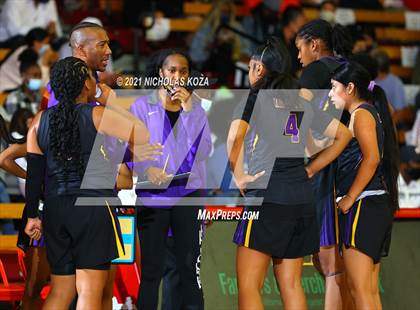 Thumbnail 3 in Lynwood vs. Mater Dei (CIF-SS Open Playoff) photogallery.