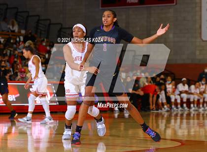 Thumbnail 2 in Lynwood vs. Mater Dei (CIF-SS Open Playoff) photogallery.
