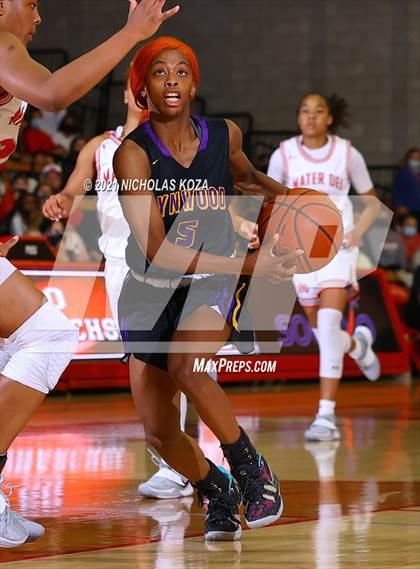 Thumbnail 3 in Lynwood vs. Mater Dei (CIF-SS Open Playoff) photogallery.
