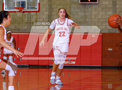 Thumbnail 3 in Lynwood vs. Mater Dei (CIF-SS Open Playoff) photogallery.