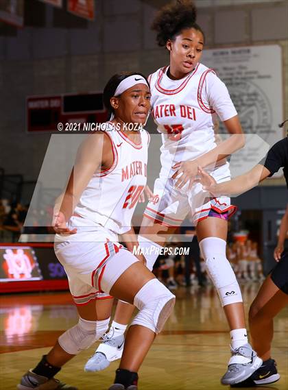 Thumbnail 1 in Lynwood vs. Mater Dei (CIF-SS Open Playoff) photogallery.