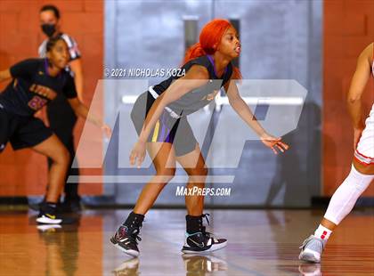 Thumbnail 2 in Lynwood vs. Mater Dei (CIF-SS Open Playoff) photogallery.
