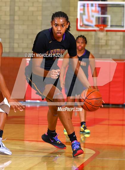 Thumbnail 3 in Lynwood vs. Mater Dei (CIF-SS Open Playoff) photogallery.
