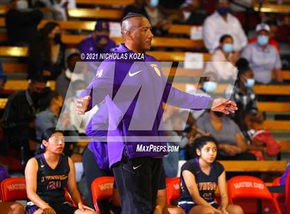 Thumbnail 1 in Lynwood vs. Mater Dei (CIF-SS Open Playoff) photogallery.
