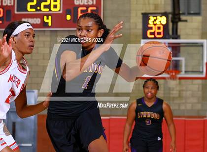 Thumbnail 3 in Lynwood vs. Mater Dei (CIF-SS Open Playoff) photogallery.