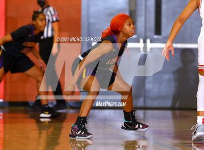 Thumbnail 1 in Lynwood vs. Mater Dei (CIF-SS Open Playoff) photogallery.