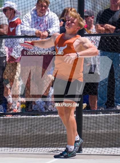 Thumbnail 2 in CHSAA 4A State Championships (Discus Final) photogallery.