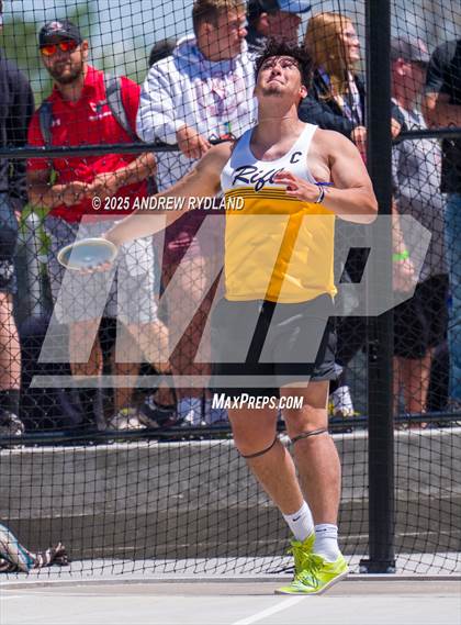 Thumbnail 1 in CHSAA 4A State Championships (Discus Final) photogallery.