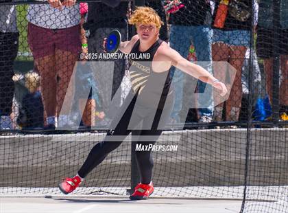Thumbnail 1 in CHSAA 4A State Championships (Discus Final) photogallery.