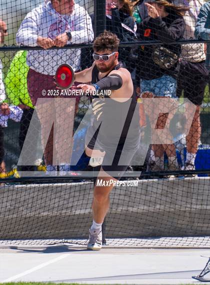 Thumbnail 3 in CHSAA 4A State Championships (Discus Final) photogallery.