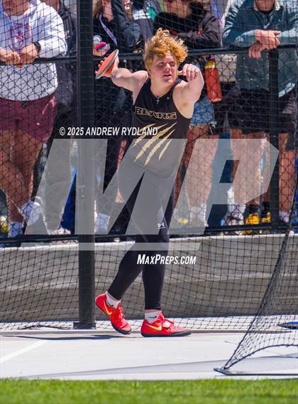 Thumbnail 3 in CHSAA 4A State Championships (Discus Final) photogallery.