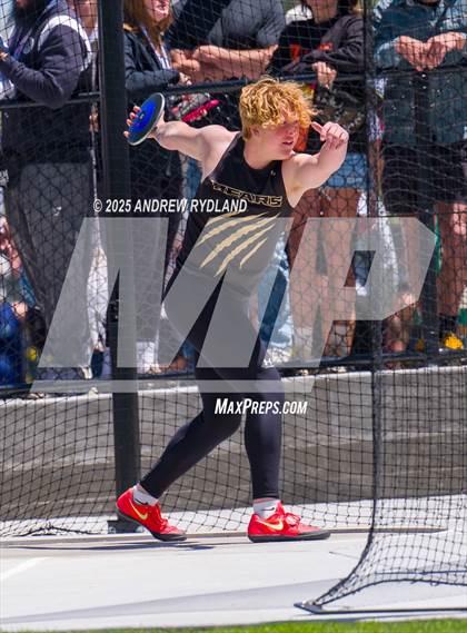 Thumbnail 2 in CHSAA 4A State Championships (Discus Final) photogallery.