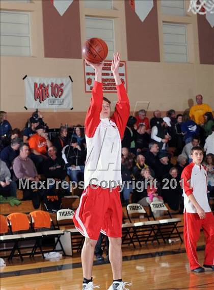 Thumbnail 2 in Webster vs. Luck photogallery.