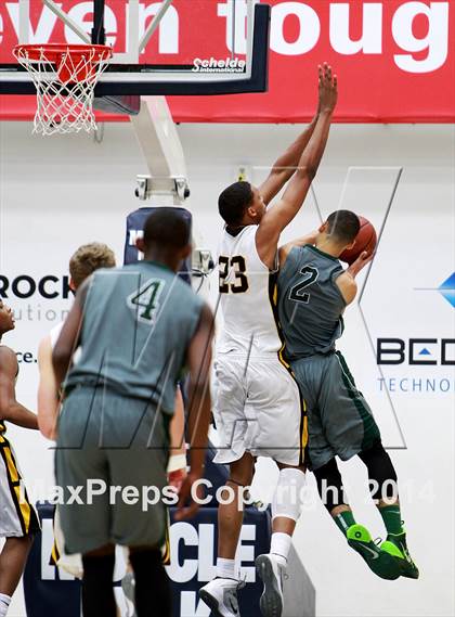 Thumbnail 3 in El Cerrito vs. Bishop O'Dowd (CIF NCS D3 Final) photogallery.